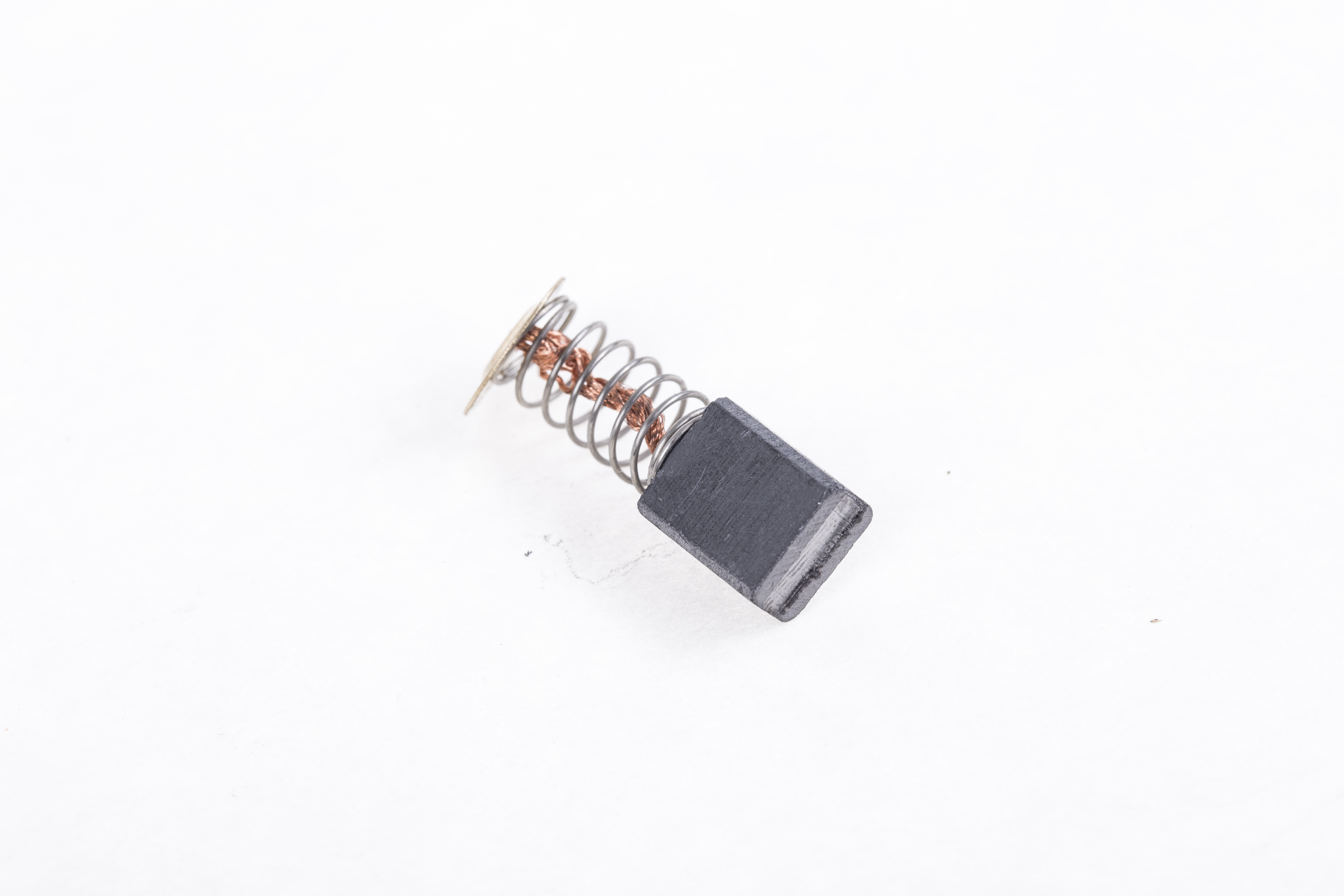 

Щетки угольные HAMMER, 7х11х13 ПРУЖ. 2шт.(8) FRZ1200B