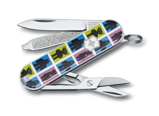 Изображение товара Брелок-мультитул VICTORINOX Classic LE 2011 Chanting Robots 58 мм