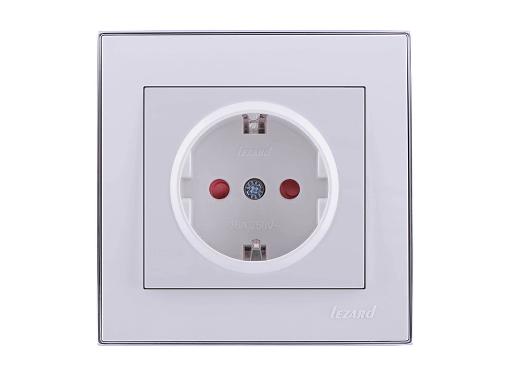 Изображение товара Розетка LEZARD 703-0225-124 серия Рейн белая с хромовой вставкой