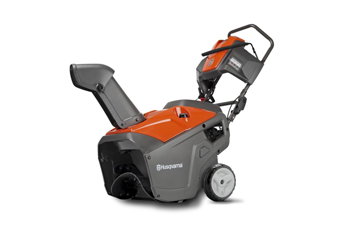 Бензиновый снегоуборщик Husqvarna ST151 (9618100-14) - цена, видео, фото и  инструкция - купить в Москве, СПб и РФ