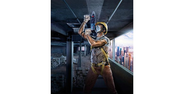 ���������� BOSCH GBH 240 + �������� ������ � ����� (0.611.272.104)