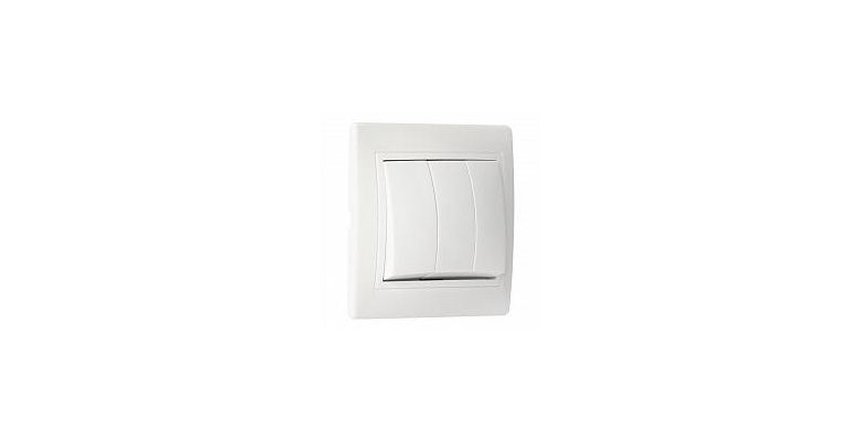 Выключатель тройной SMARTBUY SBE-01w-10-SW3-0