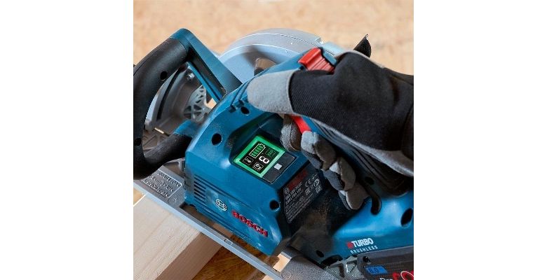 Пила циркулярная BOSCH GKS 18V-68 GC (06016B5100) без акк. и з.у