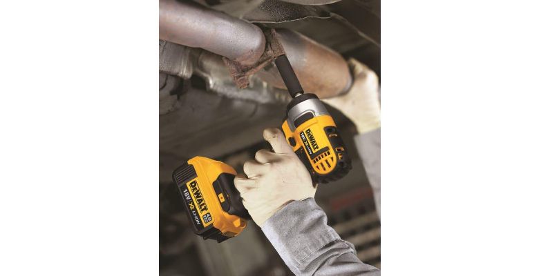 ��������� DEWALT DCF880N ��� ���. � �.�